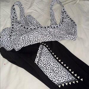 New BEACH RIOT size S Capri top and bottom